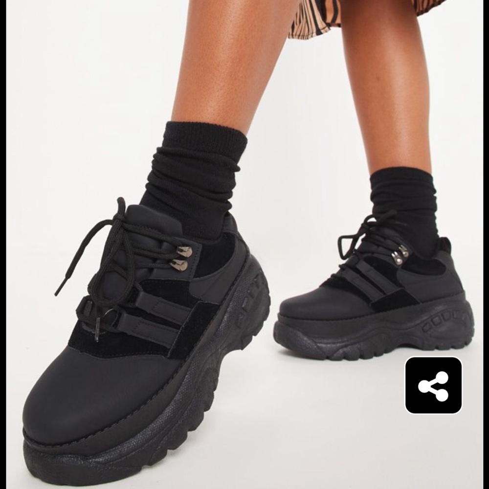 BLACK CHUNKY PLATFORM SNEAKERS